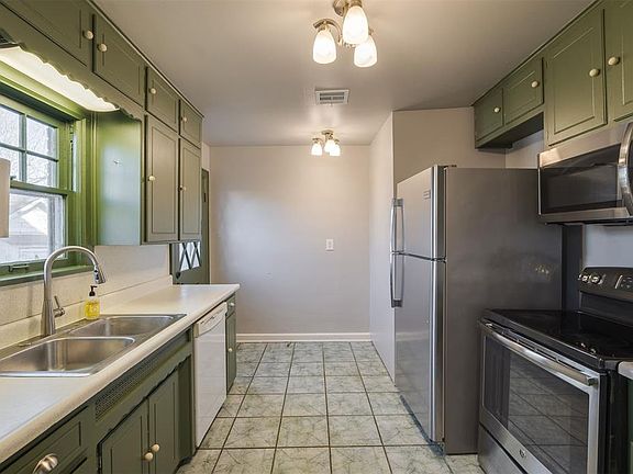 2nd image of 2625 NW 15th St