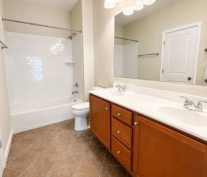 536 Regent Pl NE — Photo 12