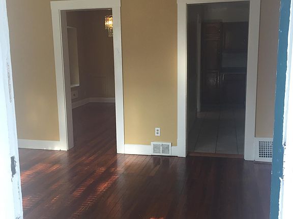 4th image of 3404 Montclair Ave Unit 1