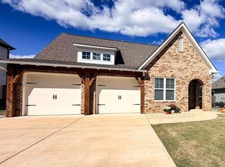 515 Avondale Ln, Pell City, AL 35128
