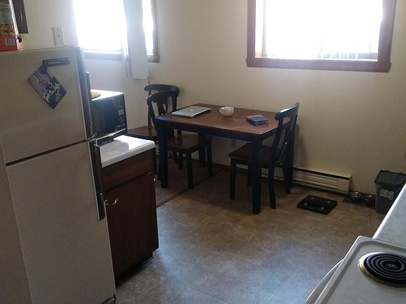 2nd image of 201 6th St W APT 2