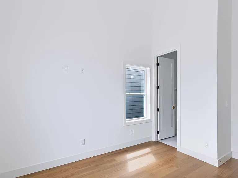 2113 Herman St — Photo 31