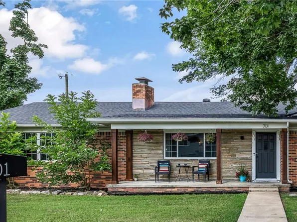 701 NW Ford Ln, Bentonville, AR 72712