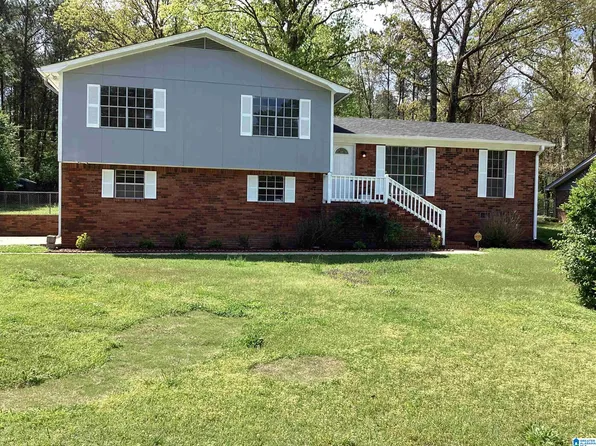 6881 Sunny Dell Dr, Hueytown, AL 35023