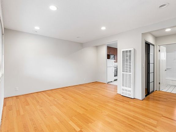 3rd image of 1576 Hollenbeck Ave #7