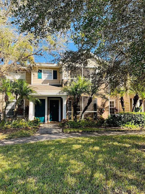 8821 Manor Loop — Photo 1