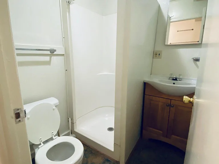865 Hollins St #1R — Photo 6