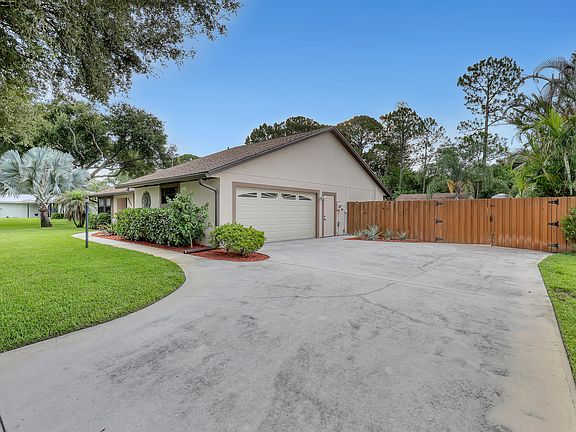 4th image of 8581 SW 17TH Avenue
