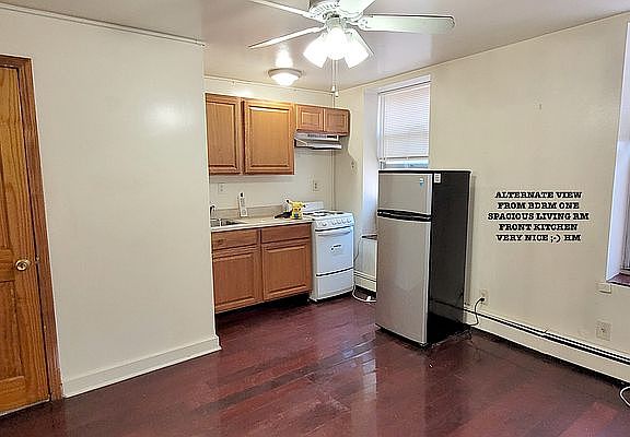 3rd image of 500 W 44th St