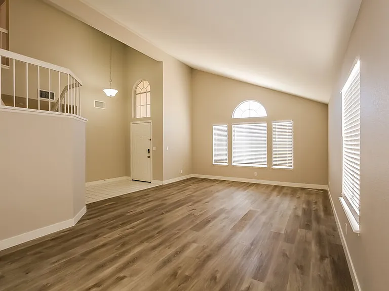 5616 Red Bluff Dr — Photo 5