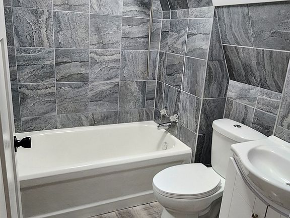 3rd image of 1516 40th St