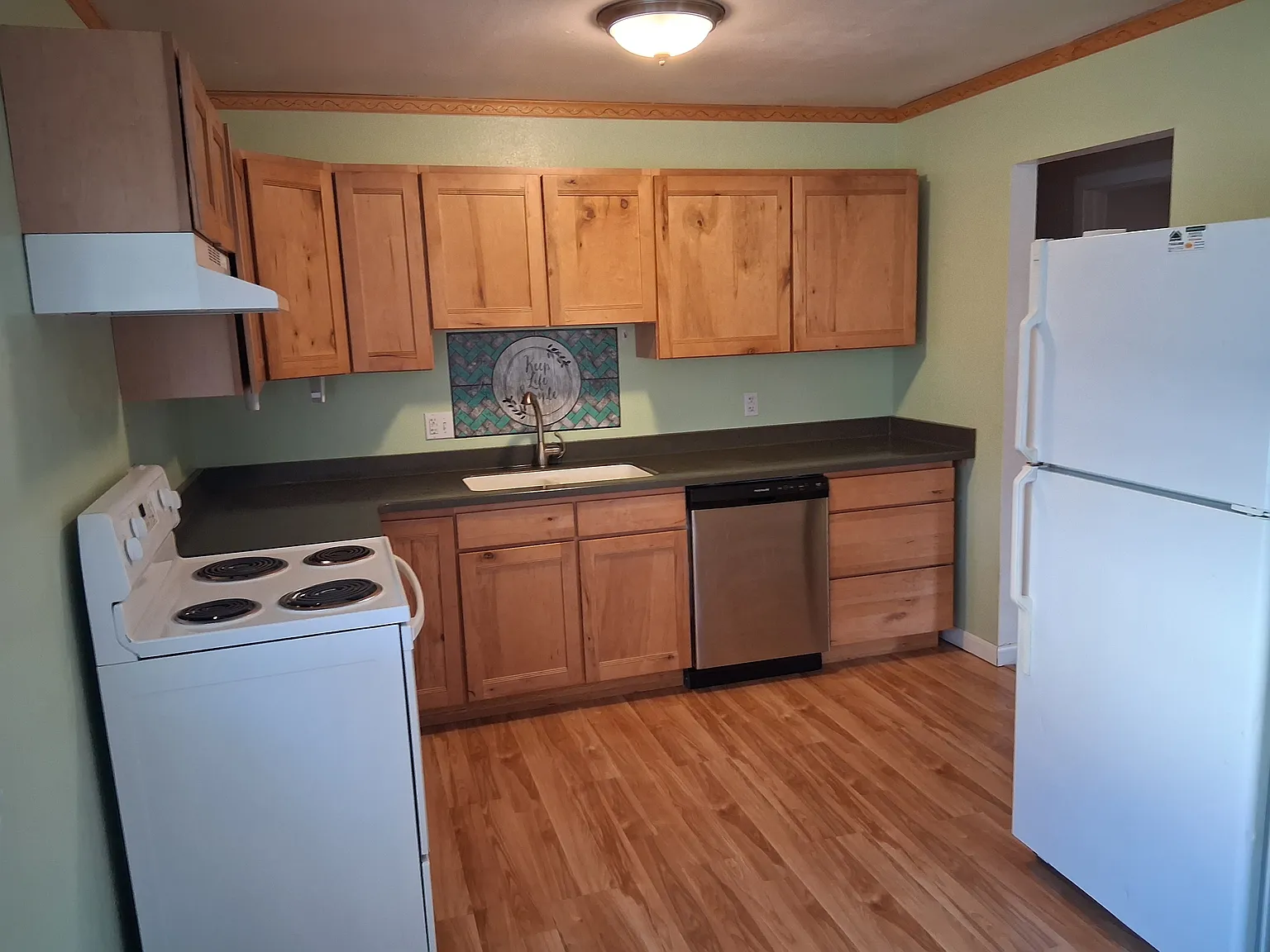 4 bed, 1920 sqft, $2,300 — Photo 4