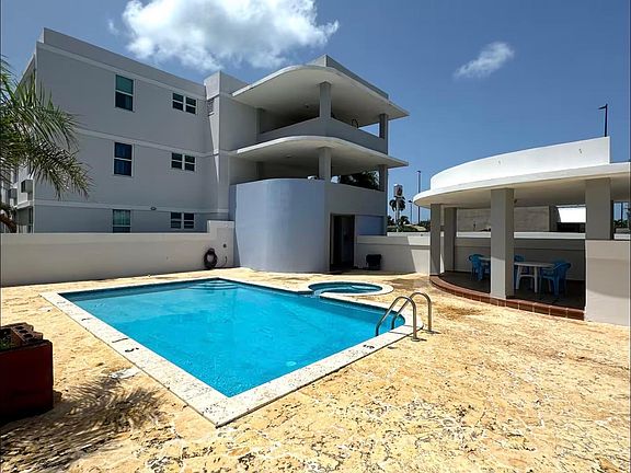 2nd image of 60 Calle Amapola Condominio Coconut Ct #204