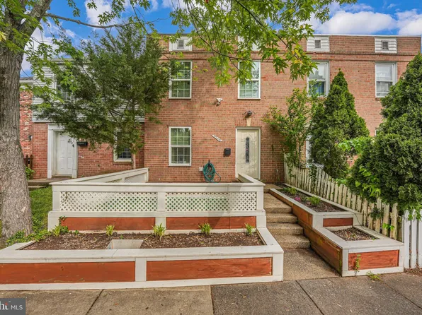 9239 Hood Rd, Manassas, VA 20110