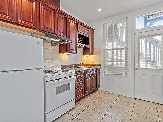Kitchen & Backdoor