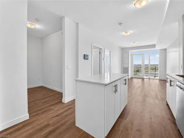 461 Green Rd #822, Stoney Creek, ON L8E 5B4
