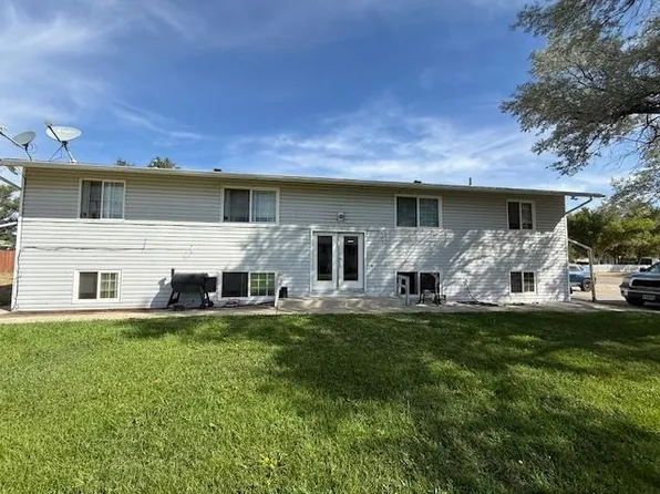 115 N 7th St, Glenrock, WY 82637