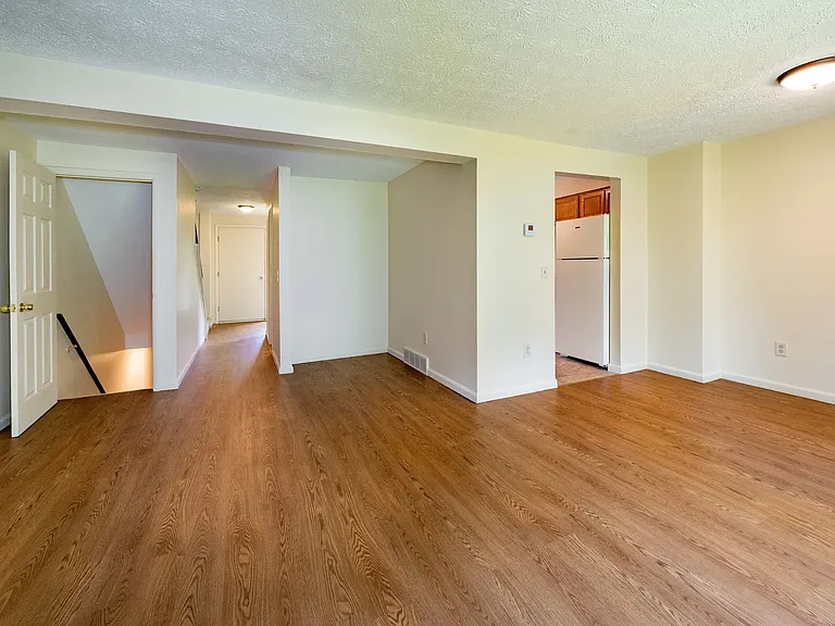 Townhouse with plank flooring and full basement