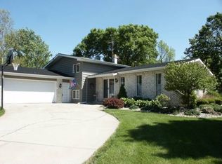 3915 W 106th Ln, Crown Point, IN 46307