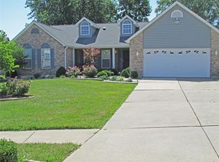 28 Kentucky Blue Ridge Ct, Saint Charles, MO