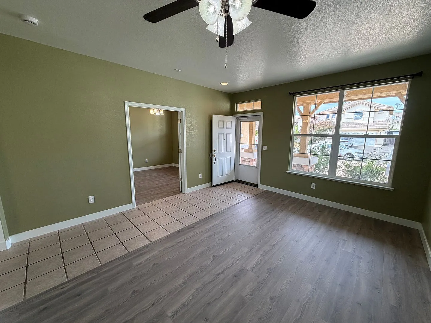 Fabulous Home — Photo 4