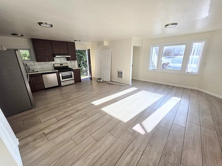 1822 Bay St #D — Photo 2
