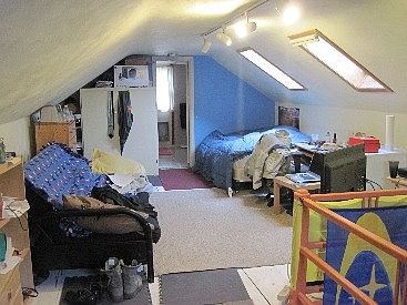 5th image of 422 Hayward Ave