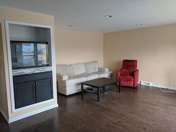 4th image of 8631 Ogden Ave Unit 2