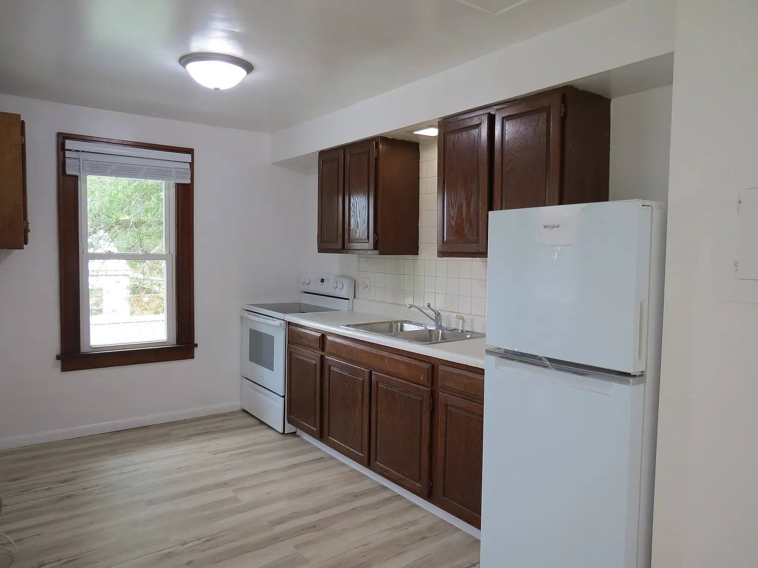 1 bed, $695 — Photo 1