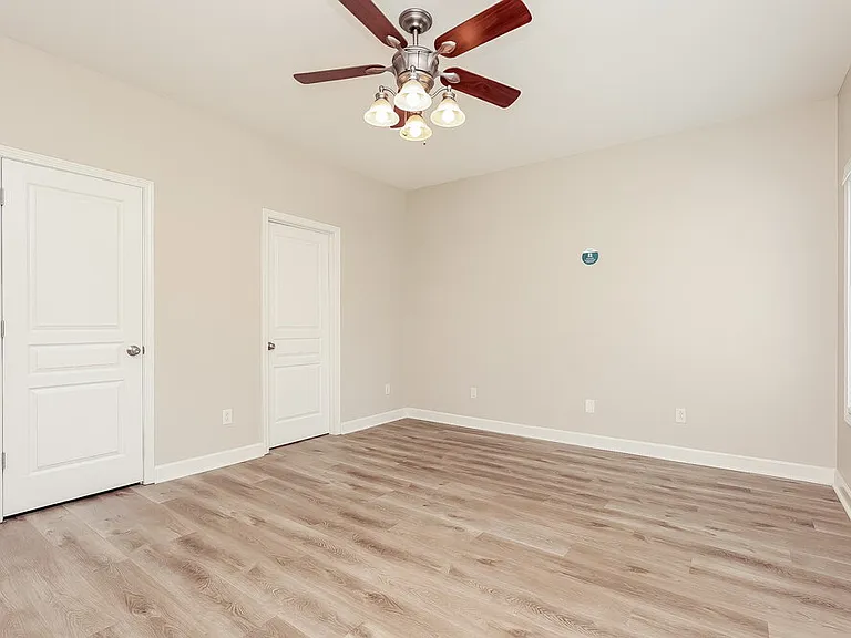 832 Hammersmith Dr — Photo 8