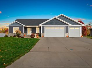 3442 Leeds Castle Dr, Green Bay, WI 54313