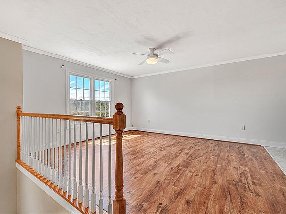 4th image of 385 Tanglewood Dr