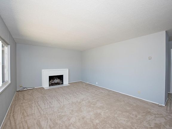 4th image of 2763 Murtha Dr