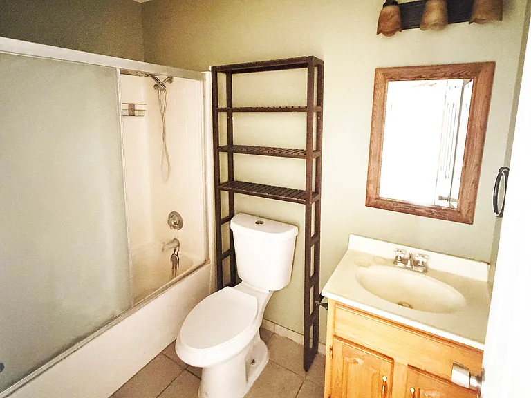 263 N Lomita Ave — Photo 10