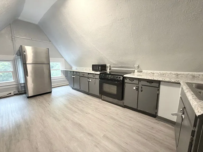 2630 Stanton Ave — Photo 12