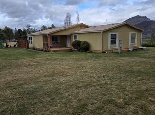 32 Hi View Ln, Tonasket, WA 98855