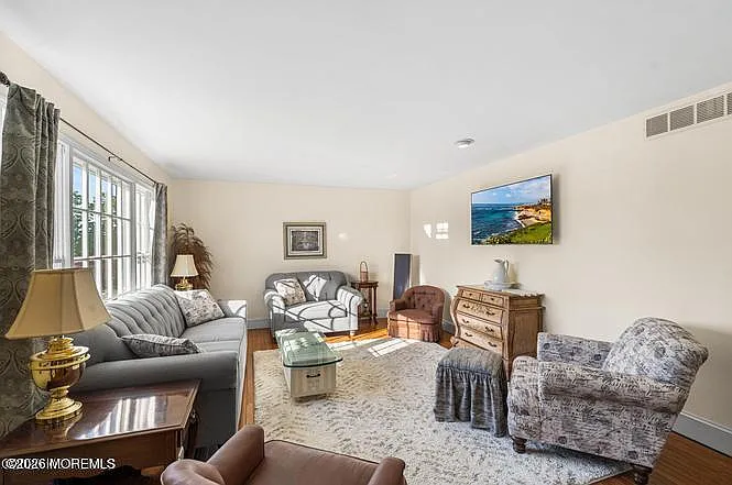 213 Woodberry Dr — Photo 8