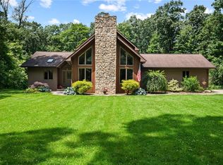 94 Troutman Rd, Hermitage, PA 16148