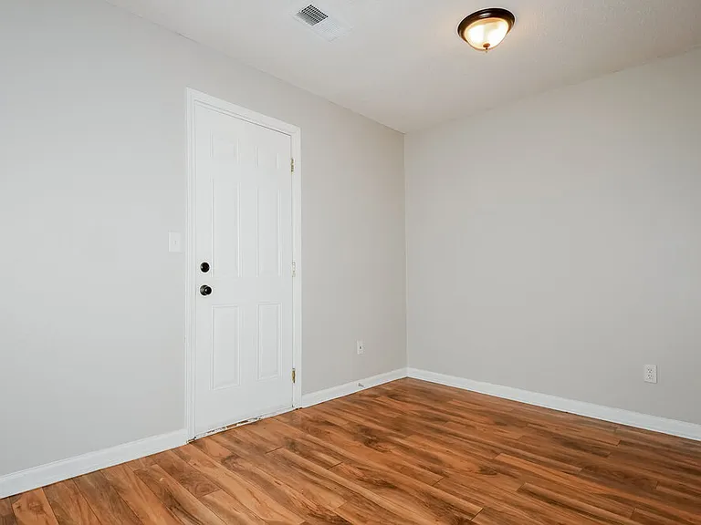 7335 Red Maple Dr — Photo 7