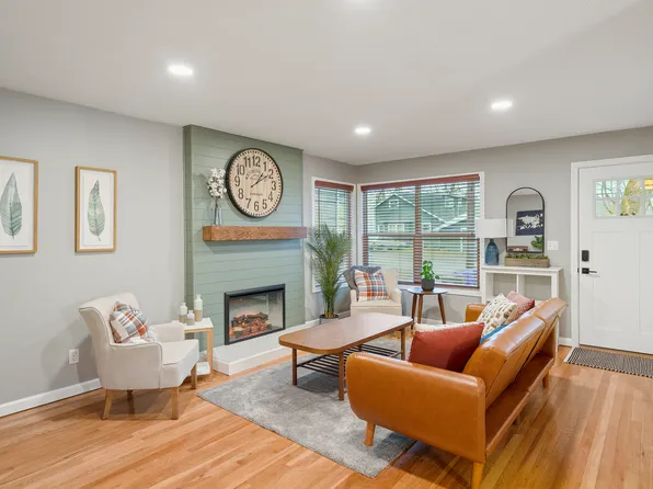 720 E Exeter St #A, Gladstone, OR 97027