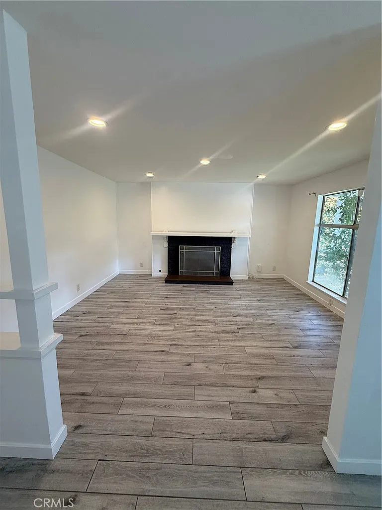 Building Photo - 331 Pomelo Ave