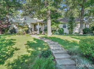 1705 Seminole Rd SE, East Grand Rapids, MI 49506