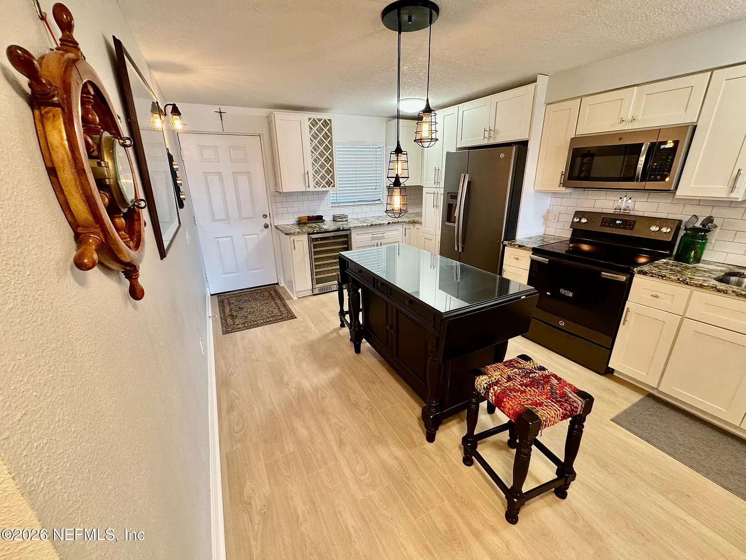 2 bed, 2.0 bath, 1070 sqft, $2,800 — Photo 1