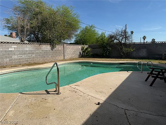 4th image of 1904 Stonehaven Dr