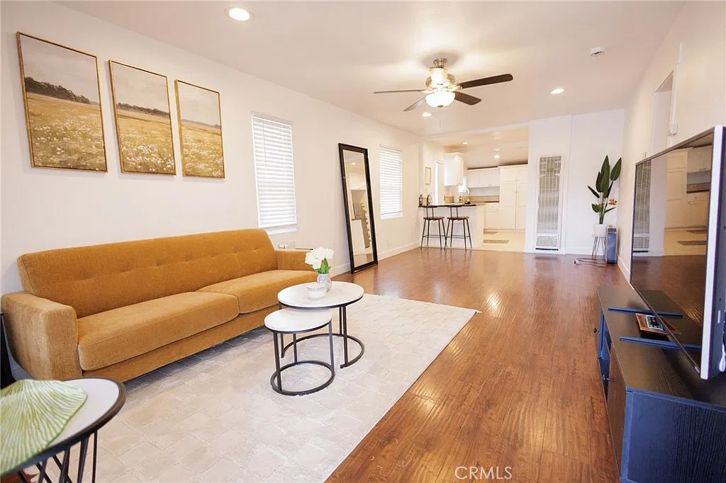 2 bed, 1100 sqft, $3,100 — Photo 3