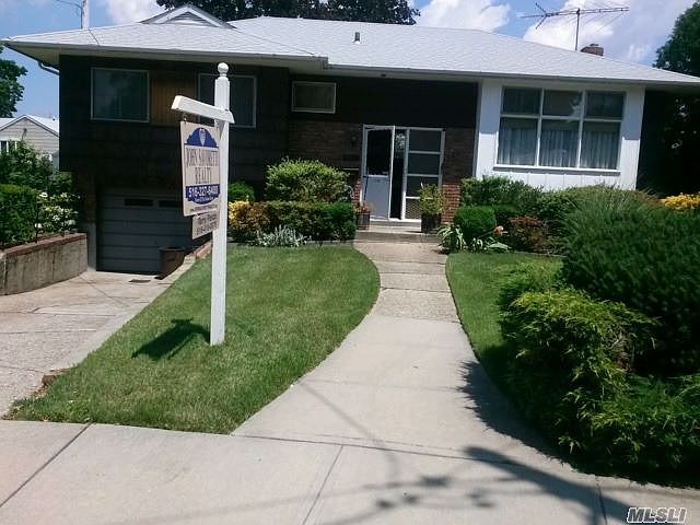 1st image of 1182 Barnes St