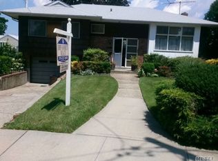 1182 Barnes St, Franklin Square, NY 11010