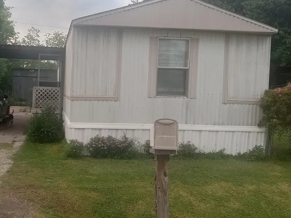 902 Ferol Ln, Highlands, TX 77562