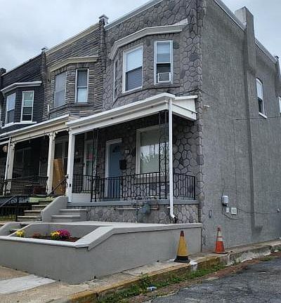 3rd image of 914 Spring St