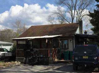 148 Island Rd, Mount Bethel, PA 18343